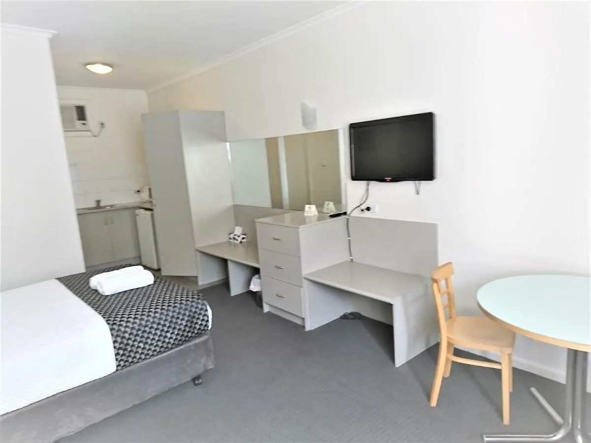 Glenelg Beach Gateway Studio Apartment