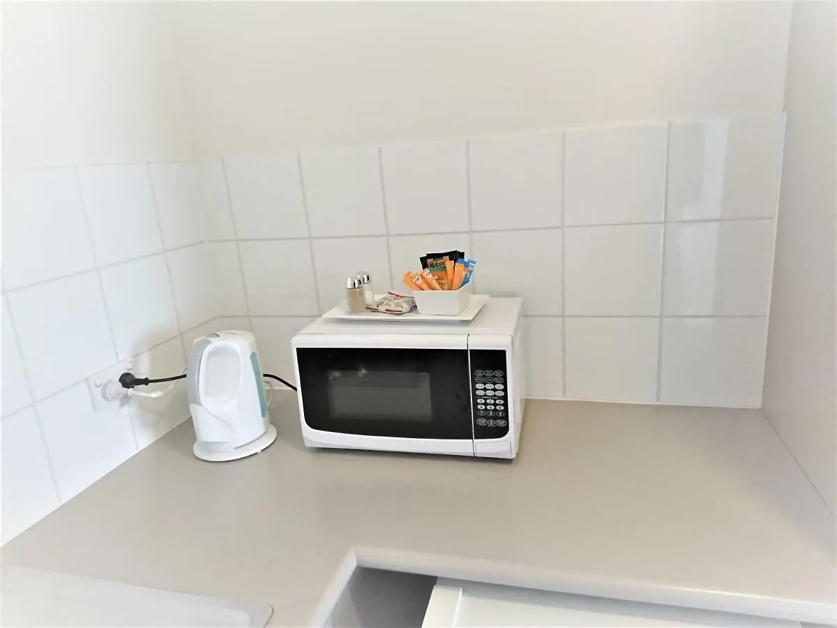 Glenelg Beach Gateway Studio Apartment Australia